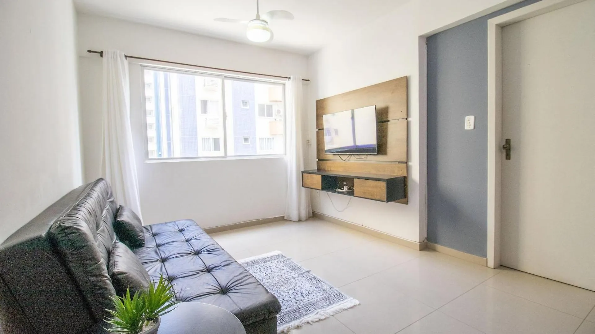 Vnz84A - Quadra Mar, 1 Dorm Climatizado, Tv Smart Apartment Balneario Camboriu